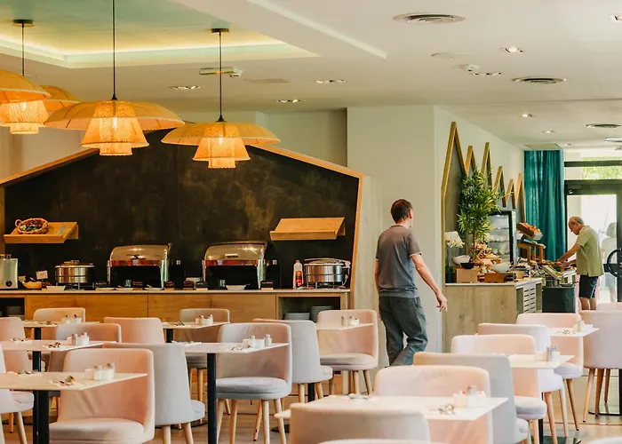 Le Riviera - Hotel Restaurant & Spa - Ex Golden Tulip Aix Les Bains